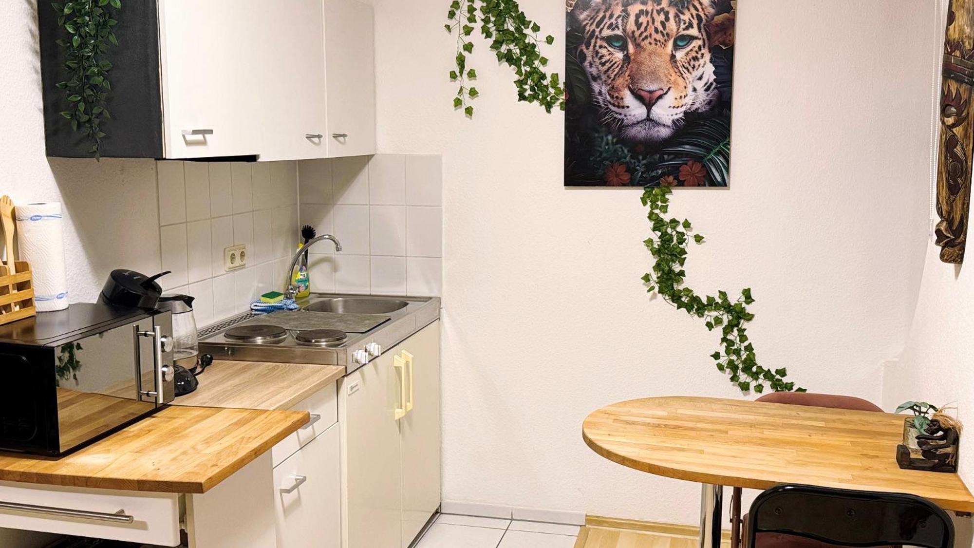 Zentrumnah Inklusive Parkplatz Jungle-Suite By Rentigo - Ruheoase Im Herzen Von Saarbruecken! Eksteriør bilde